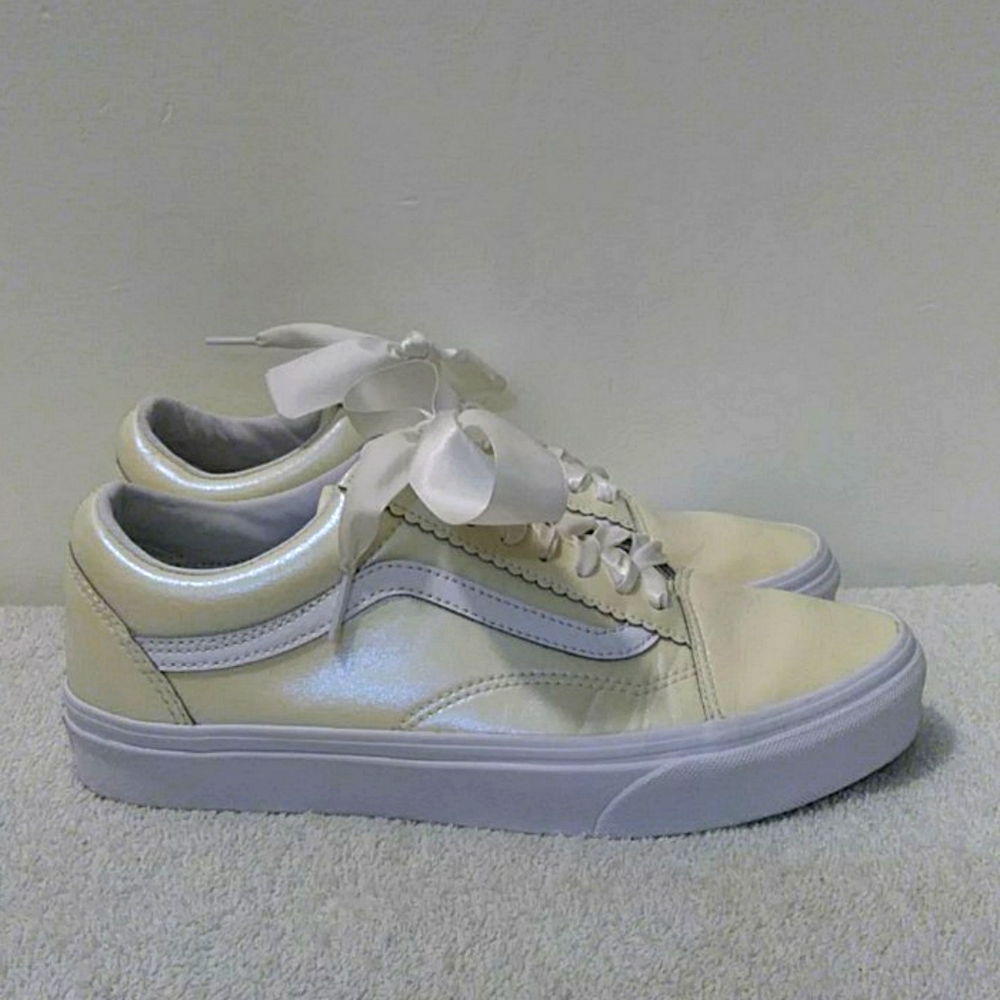 NWOT Rare Pearl Old Skool Vans